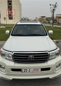 تۆیۆتا لاند کروزەر